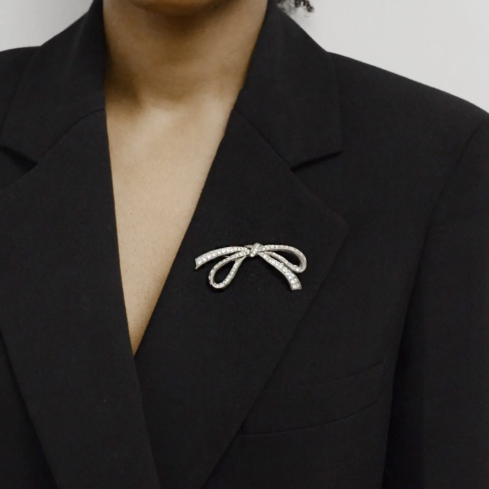 Ben-Amun Bow Pin Store